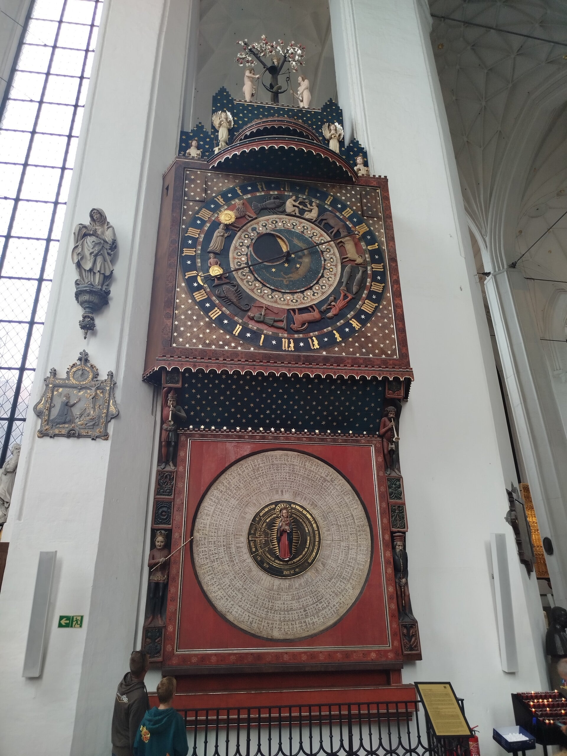 1000069367-standard.jpg