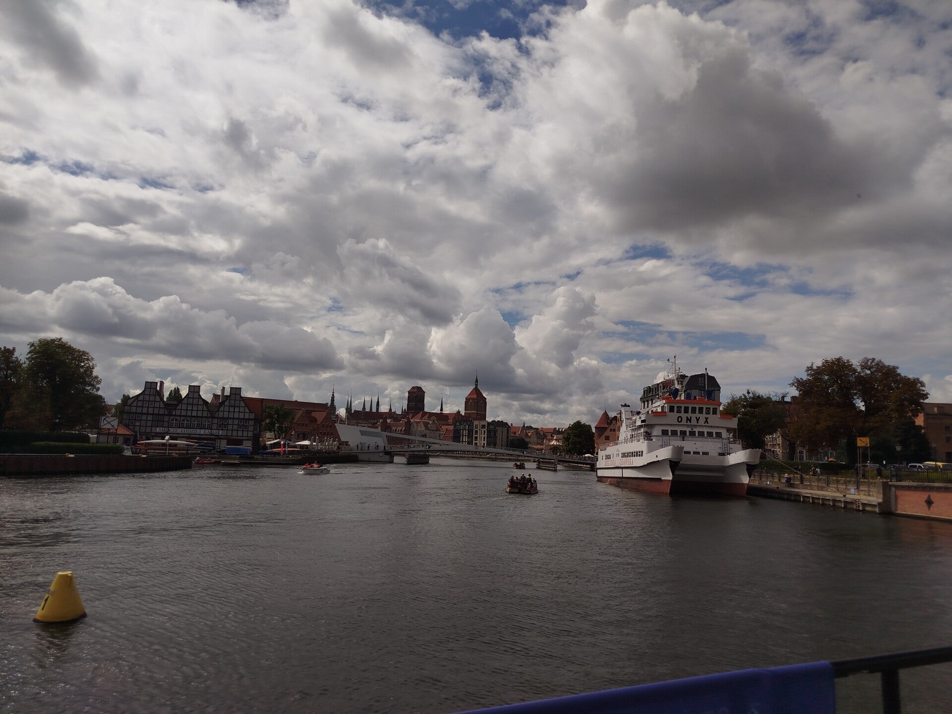 1000069613-standard.jpg