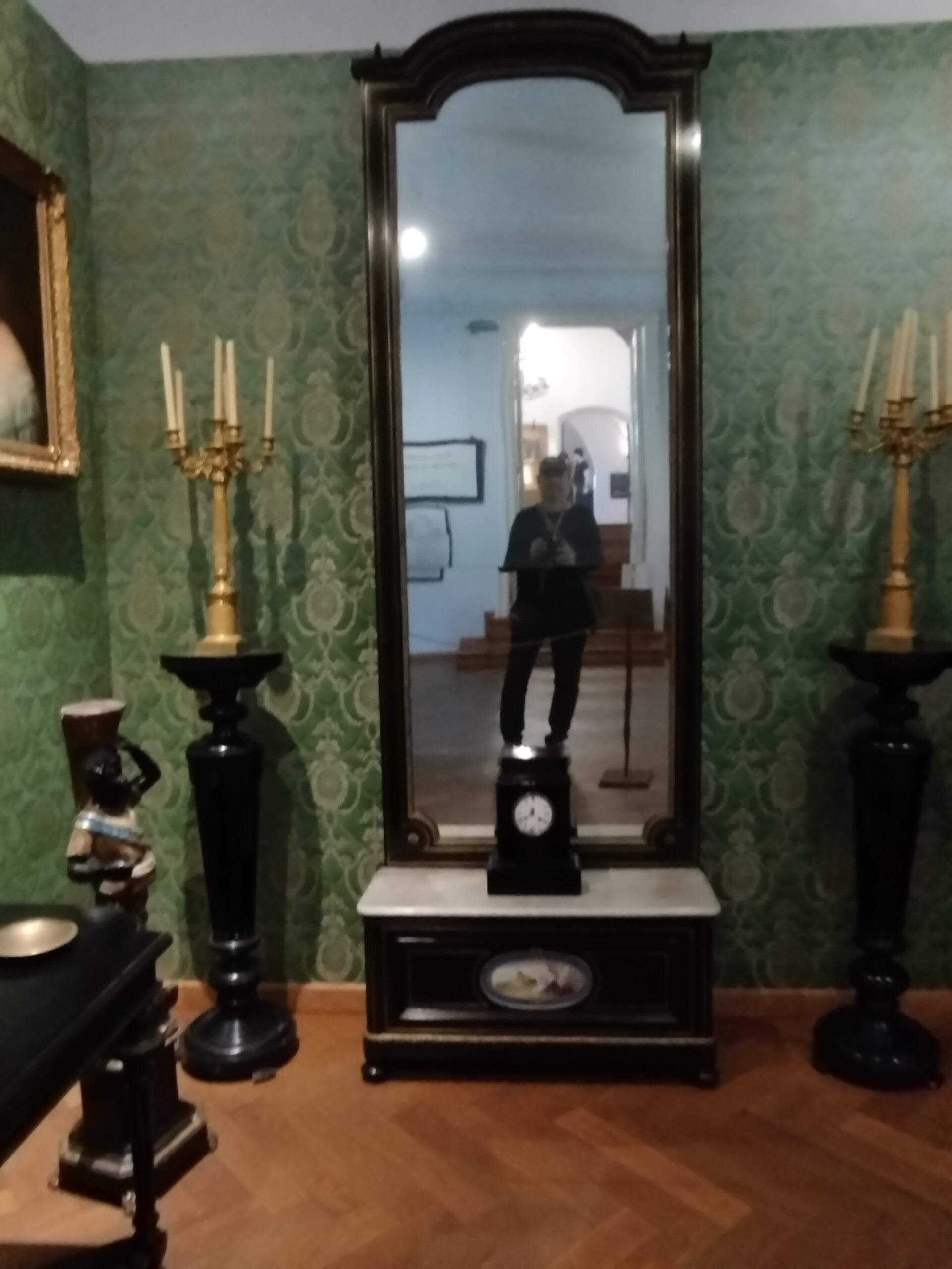 1000070017-standard.jpg