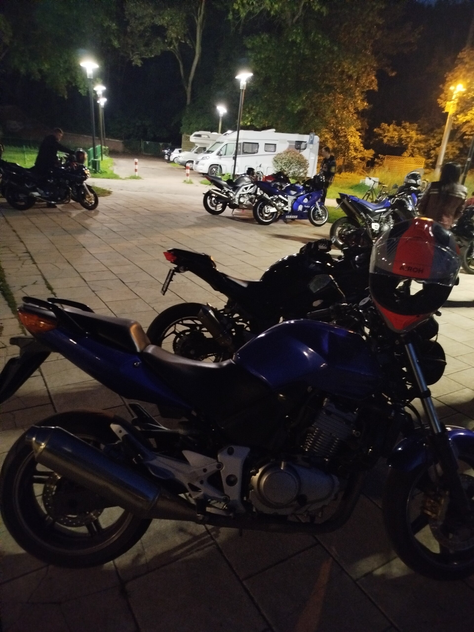 1000070148-standard-qug6sk.jpg