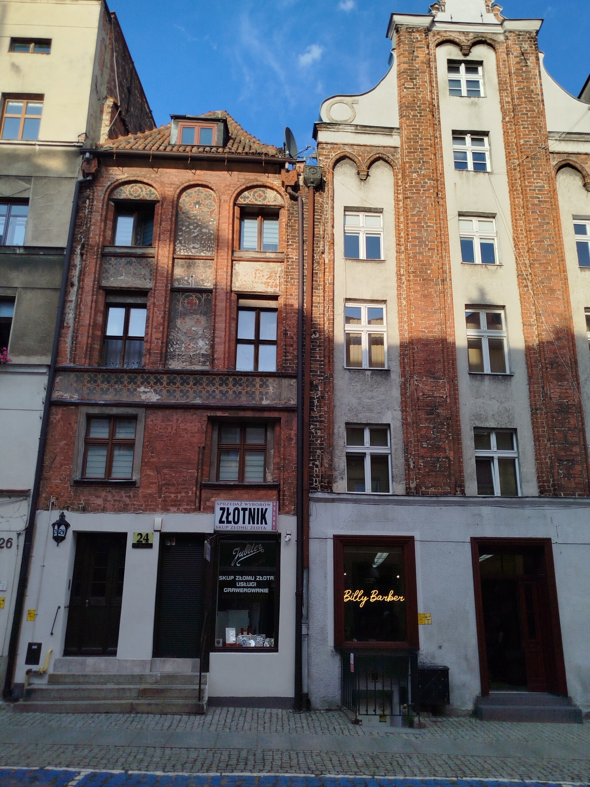 1000070363-standard.jpg