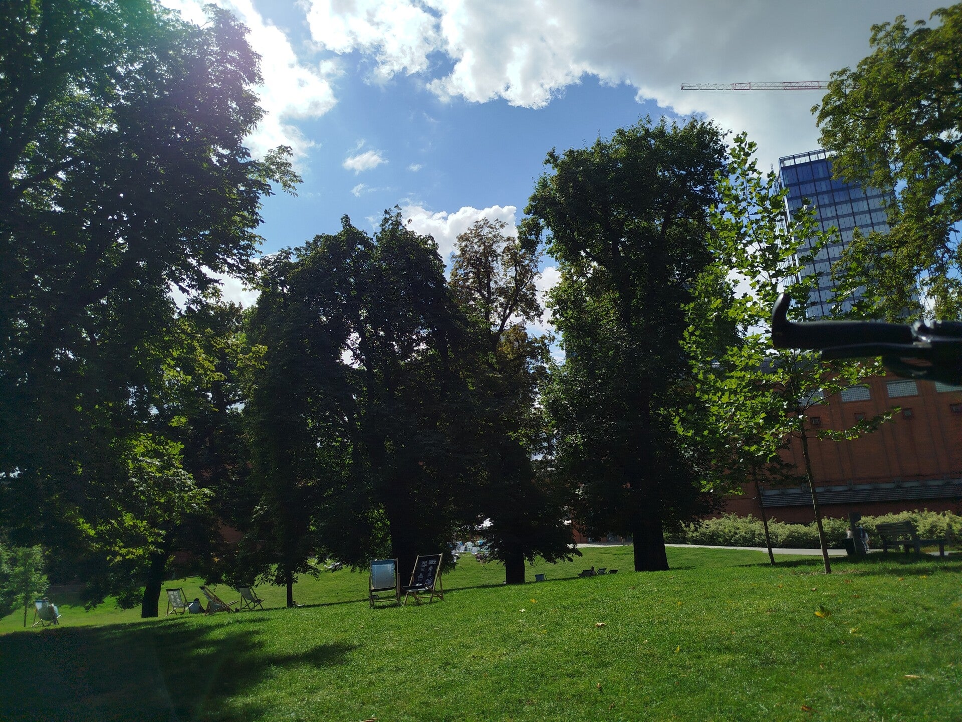 1000070778-standard.jpg