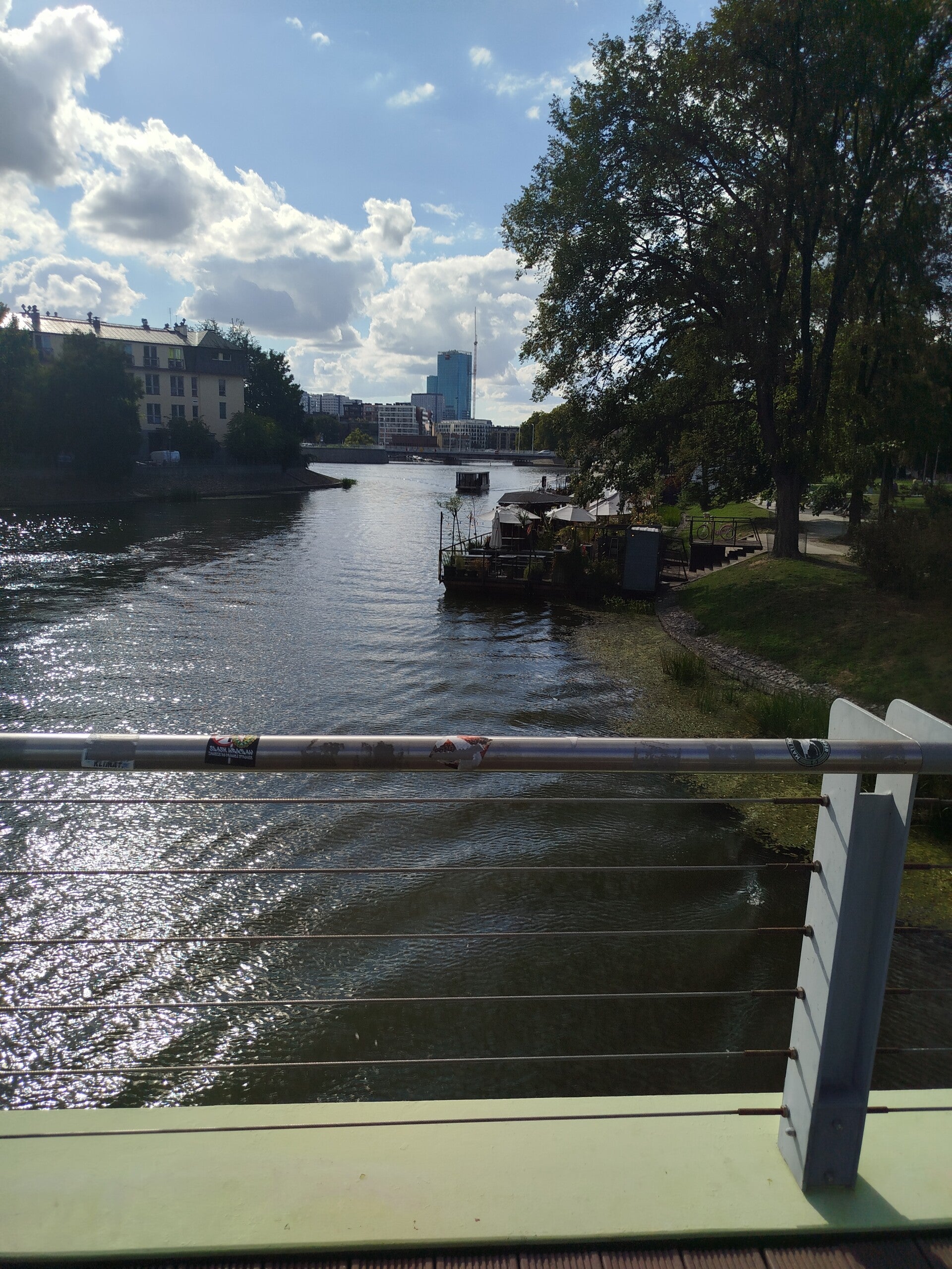 1000071056-standard.jpg