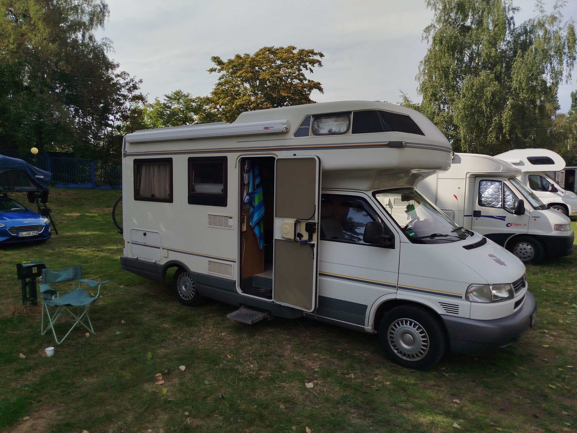 1000071461-standard.jpg