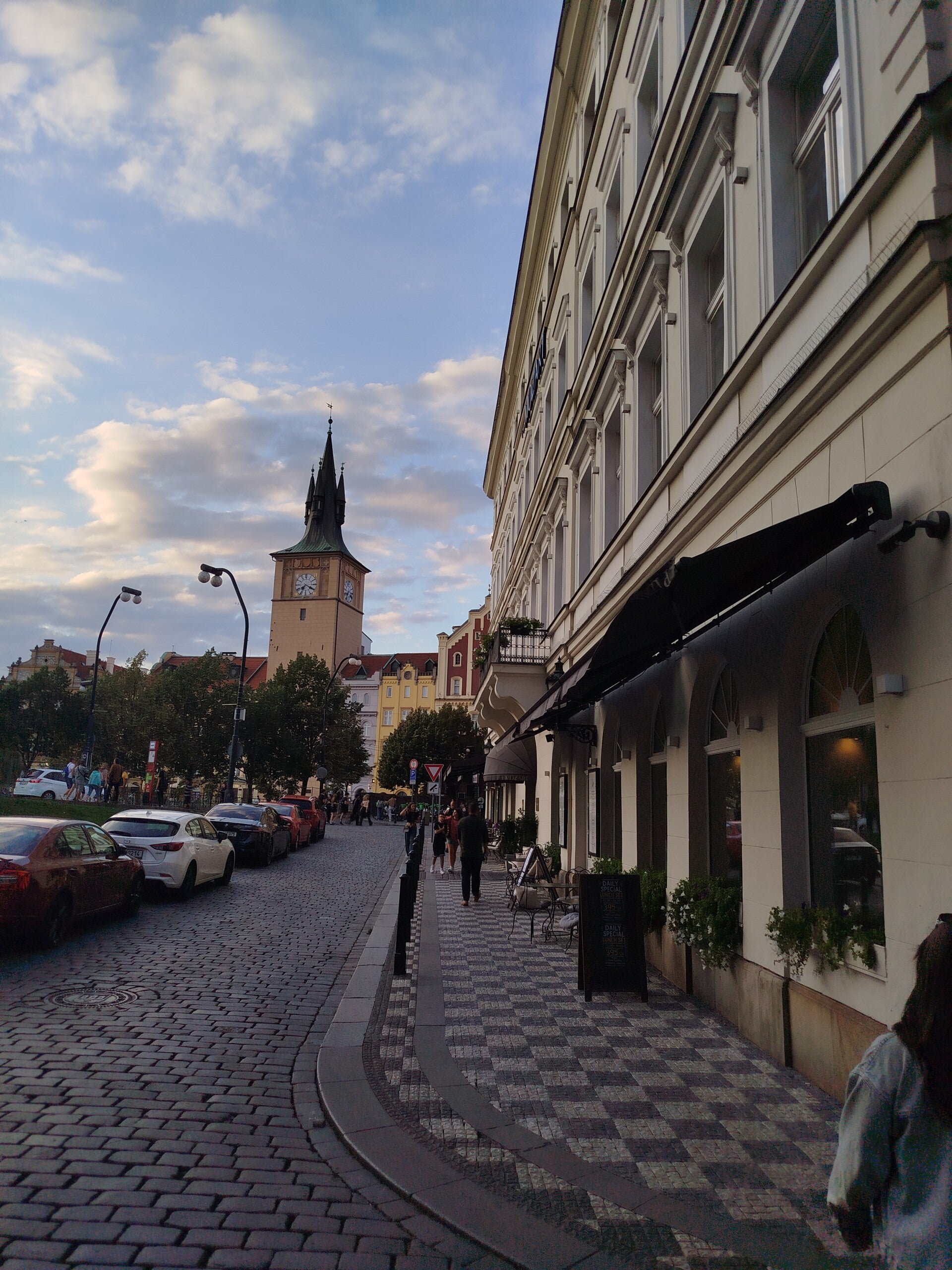 1000071577-standard.jpg