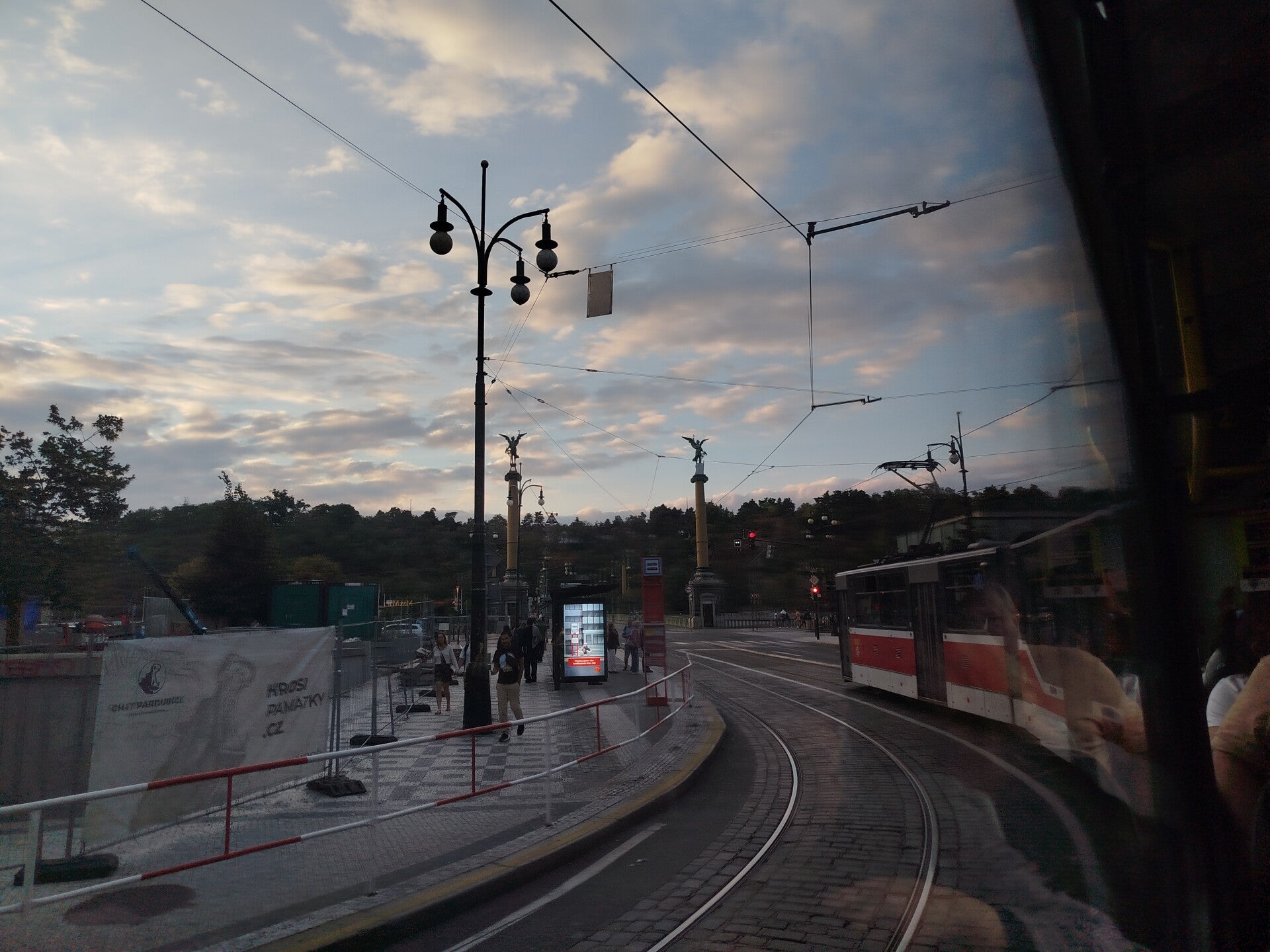 1000071582-standard.jpg