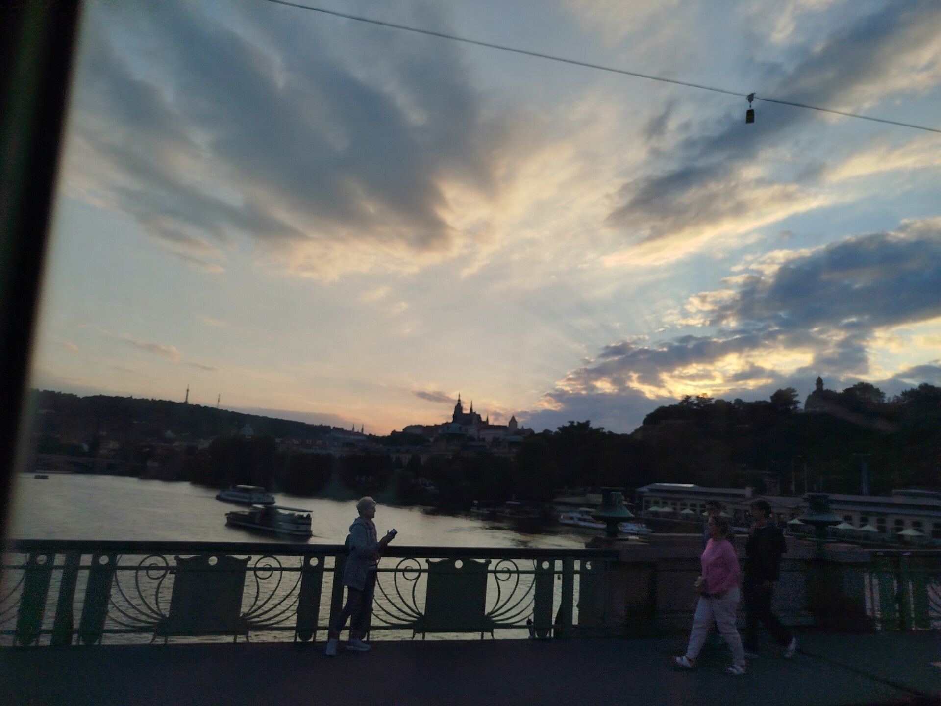 1000071584-standard.jpg