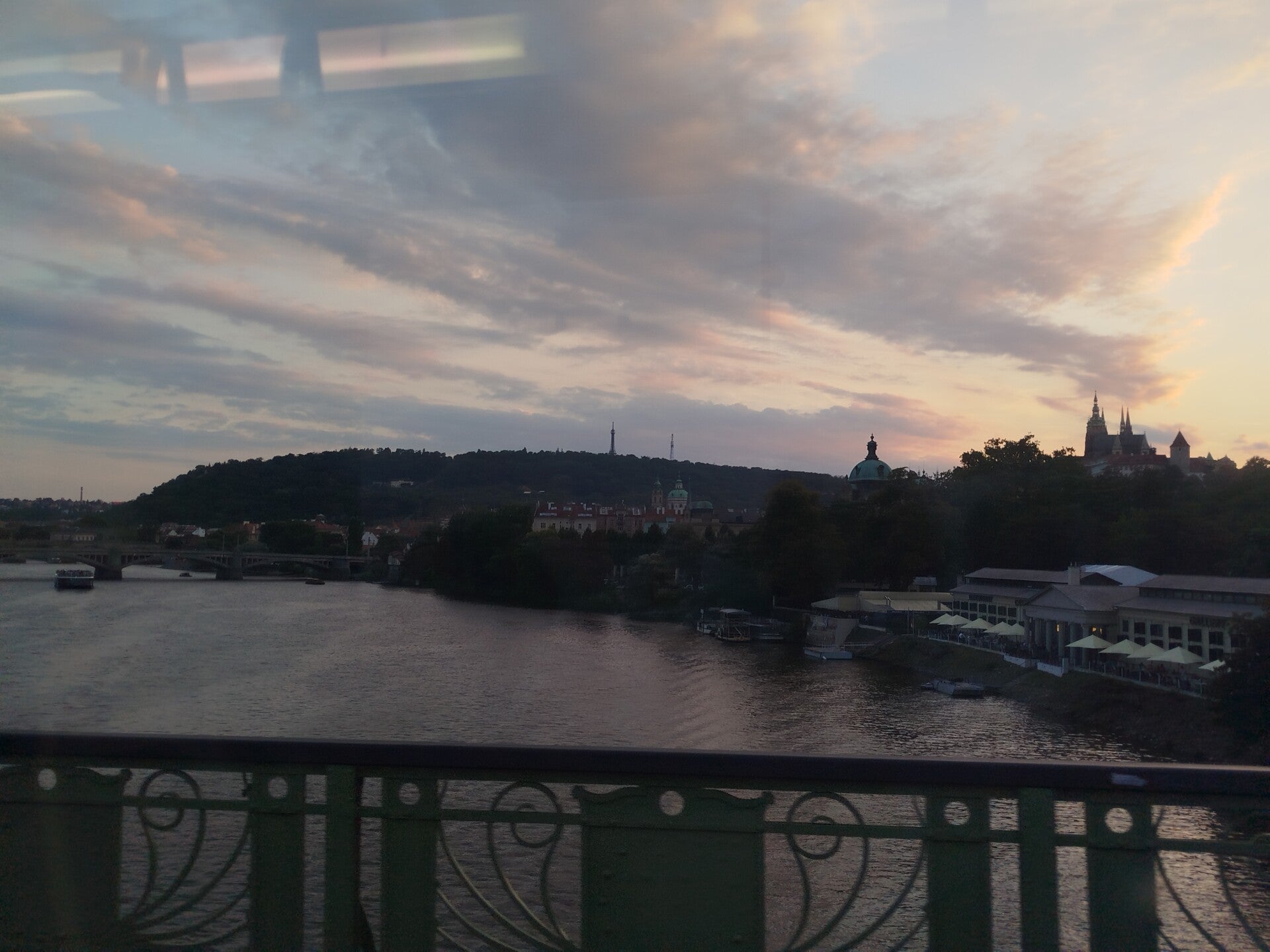 1000071609-standard.jpg