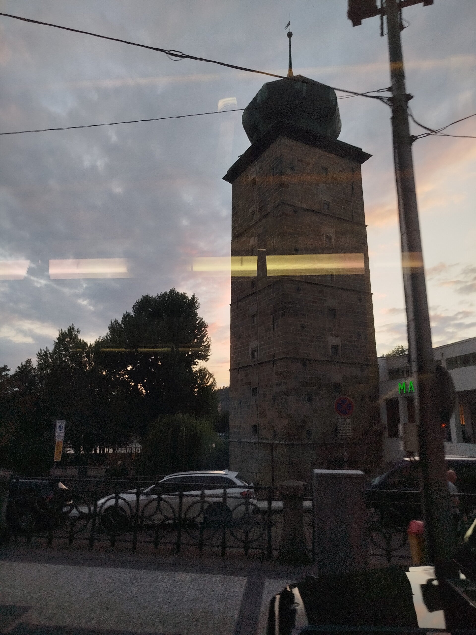 1000071621-standard.jpg