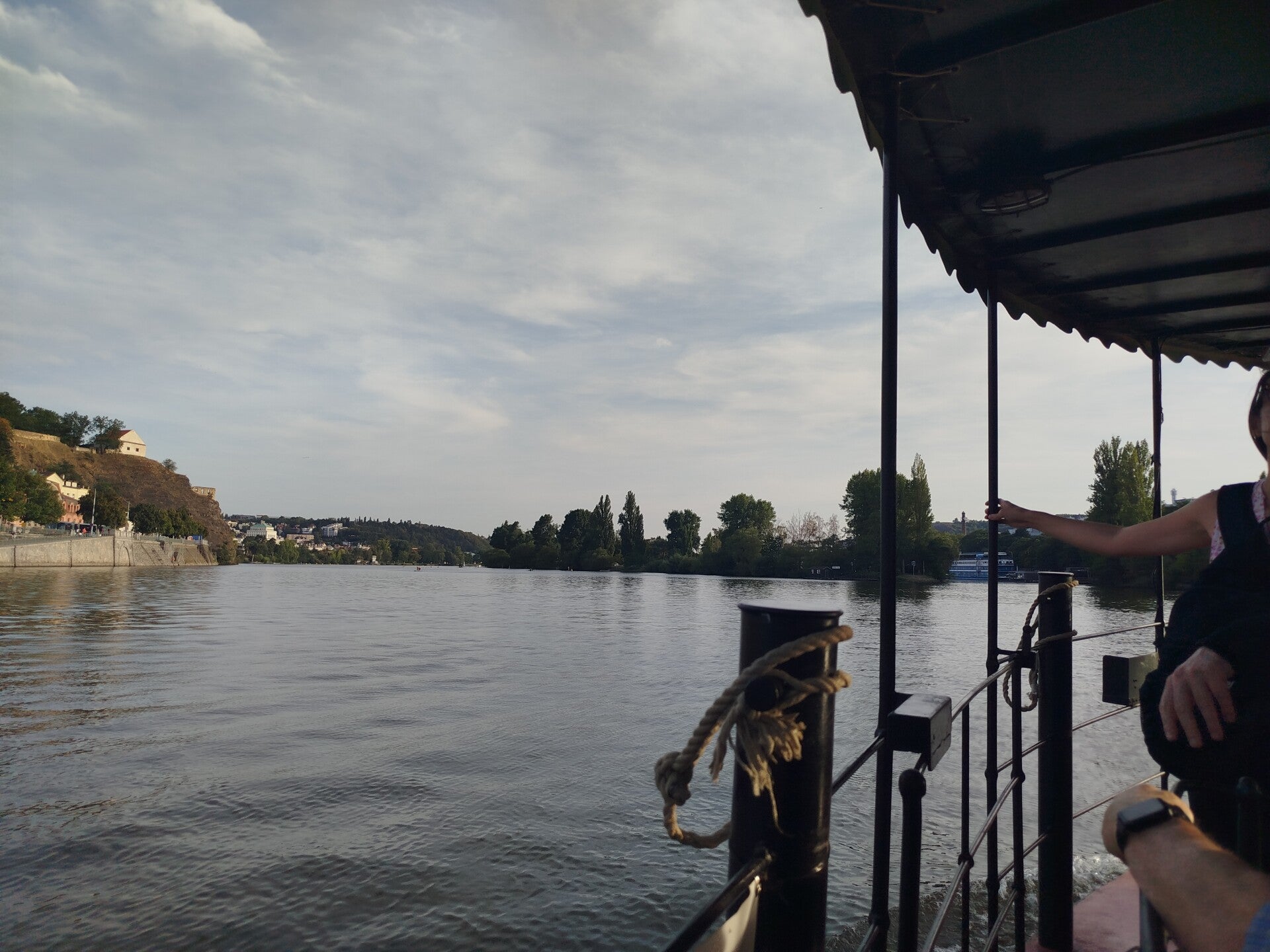 1000071827-standard.jpg