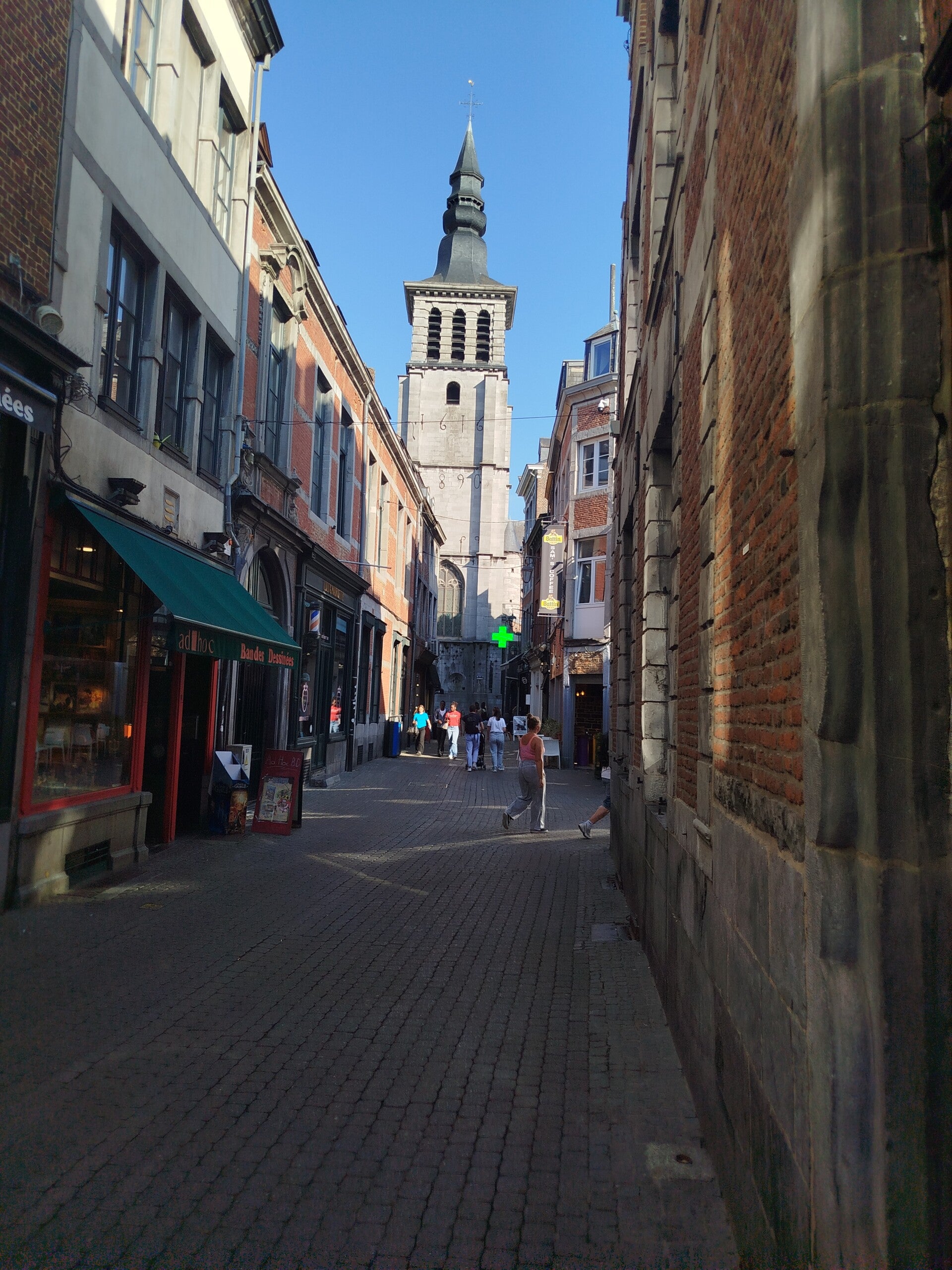 1000077118-standard.jpg