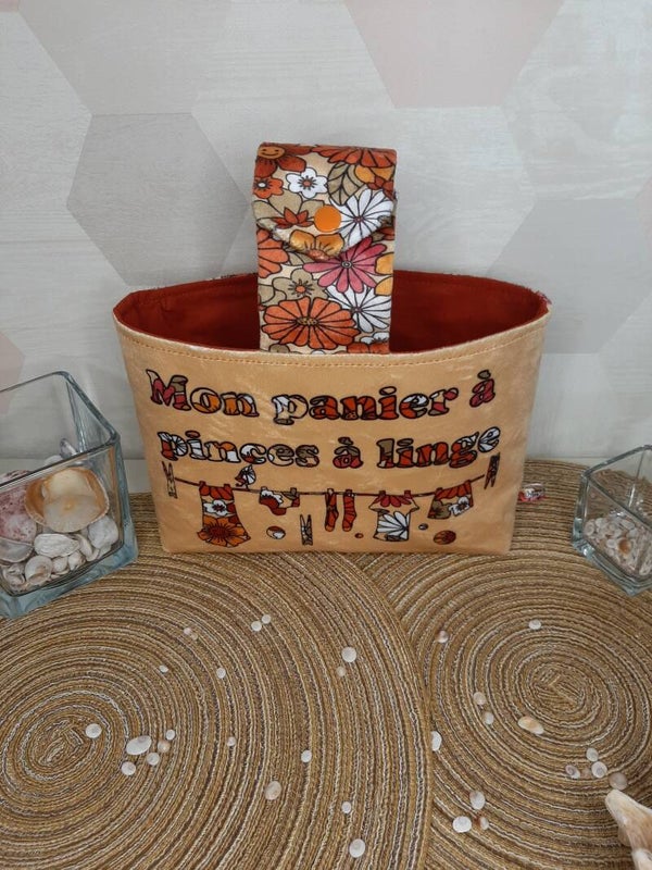 Panier à pinces à linge Fleur Corail