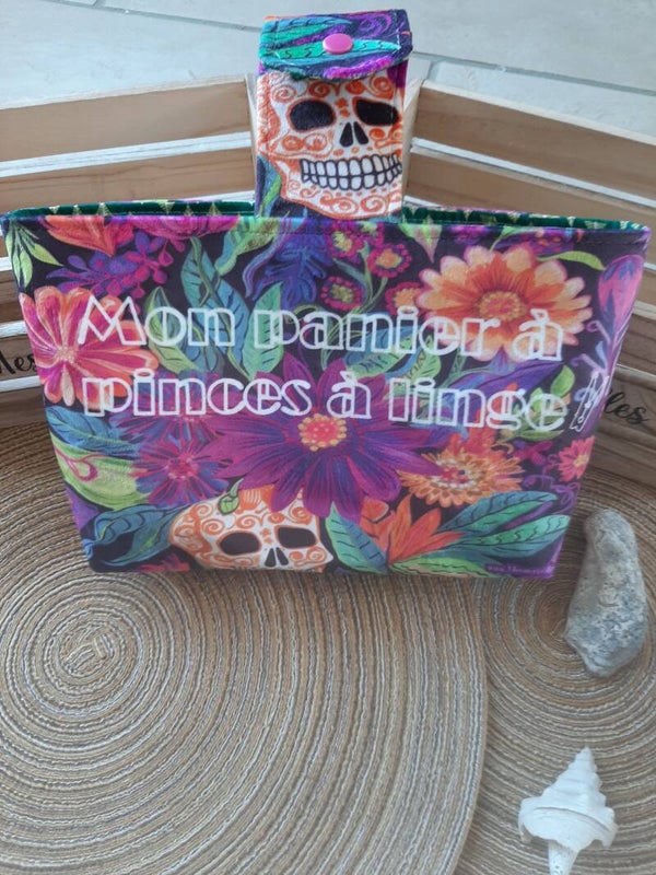 Panier à pinces à linge tête de mort