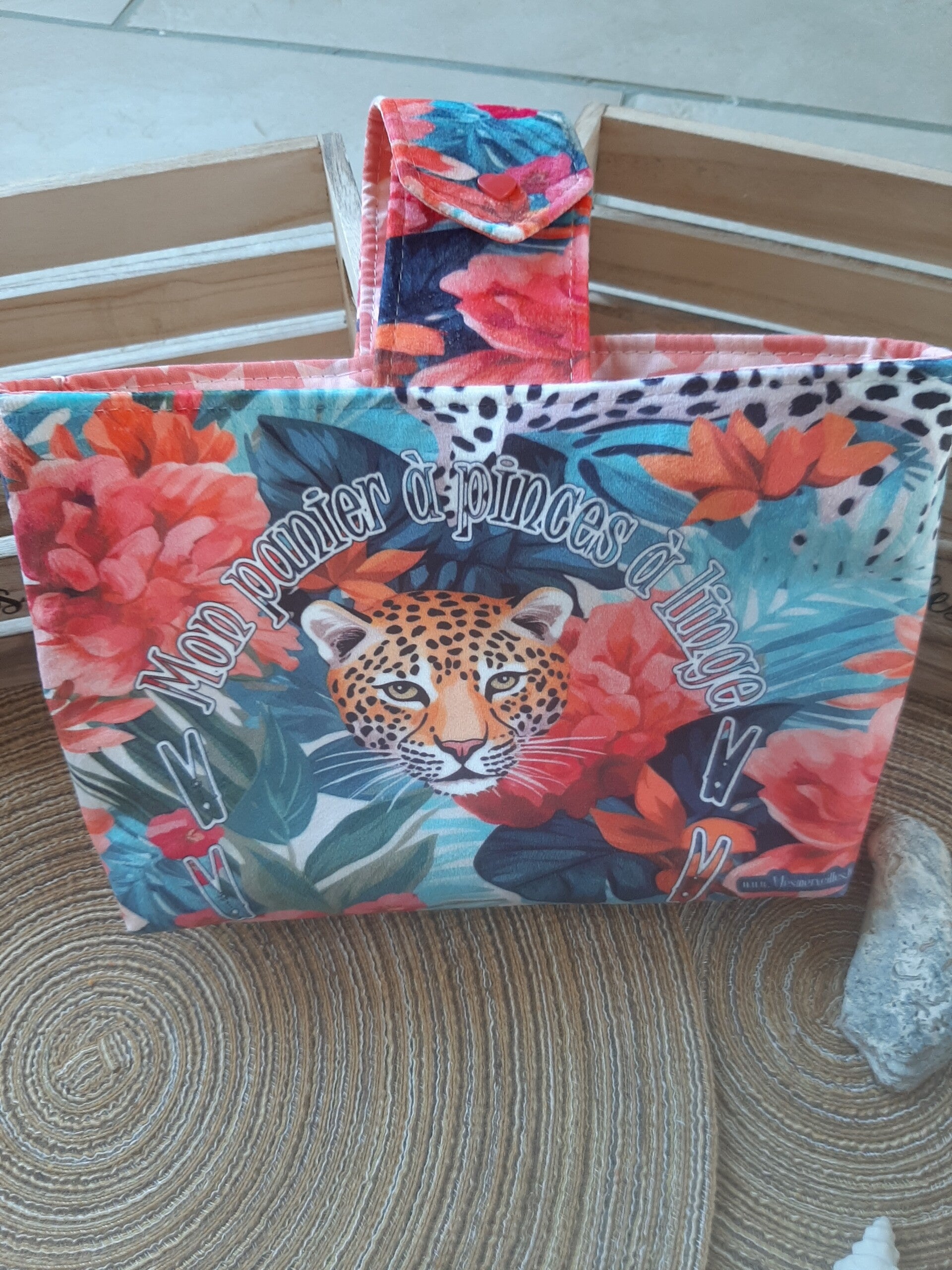 Panier à pinces à linge Lionne