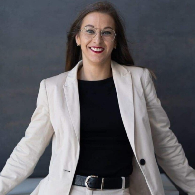 Email: africaperezbarcelona@gmail.com  Tel./WhatsApp 699.97.95.82 https://wa.me/c/34699979582   Instagram: @apgestiones  https://www.instagram.com/ap.financiaycompra?igshid=YzAwZjE1ZTI0Zg==