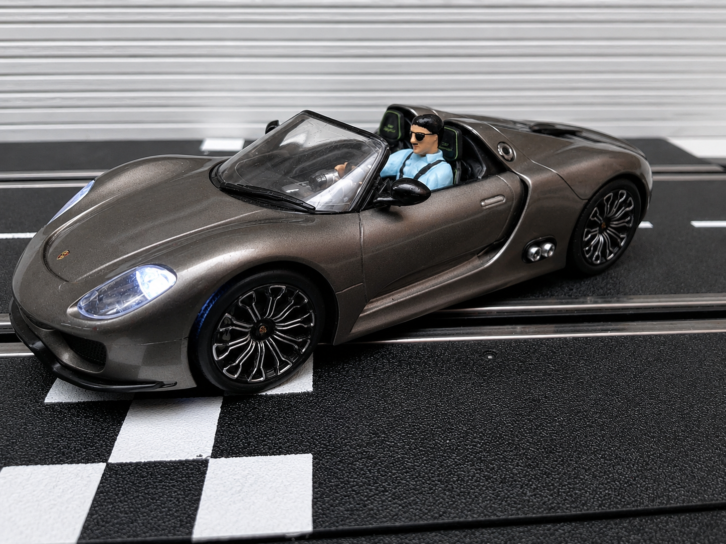 Carrera Digital 132 ◾   Porsche 918 Spyder  ◾