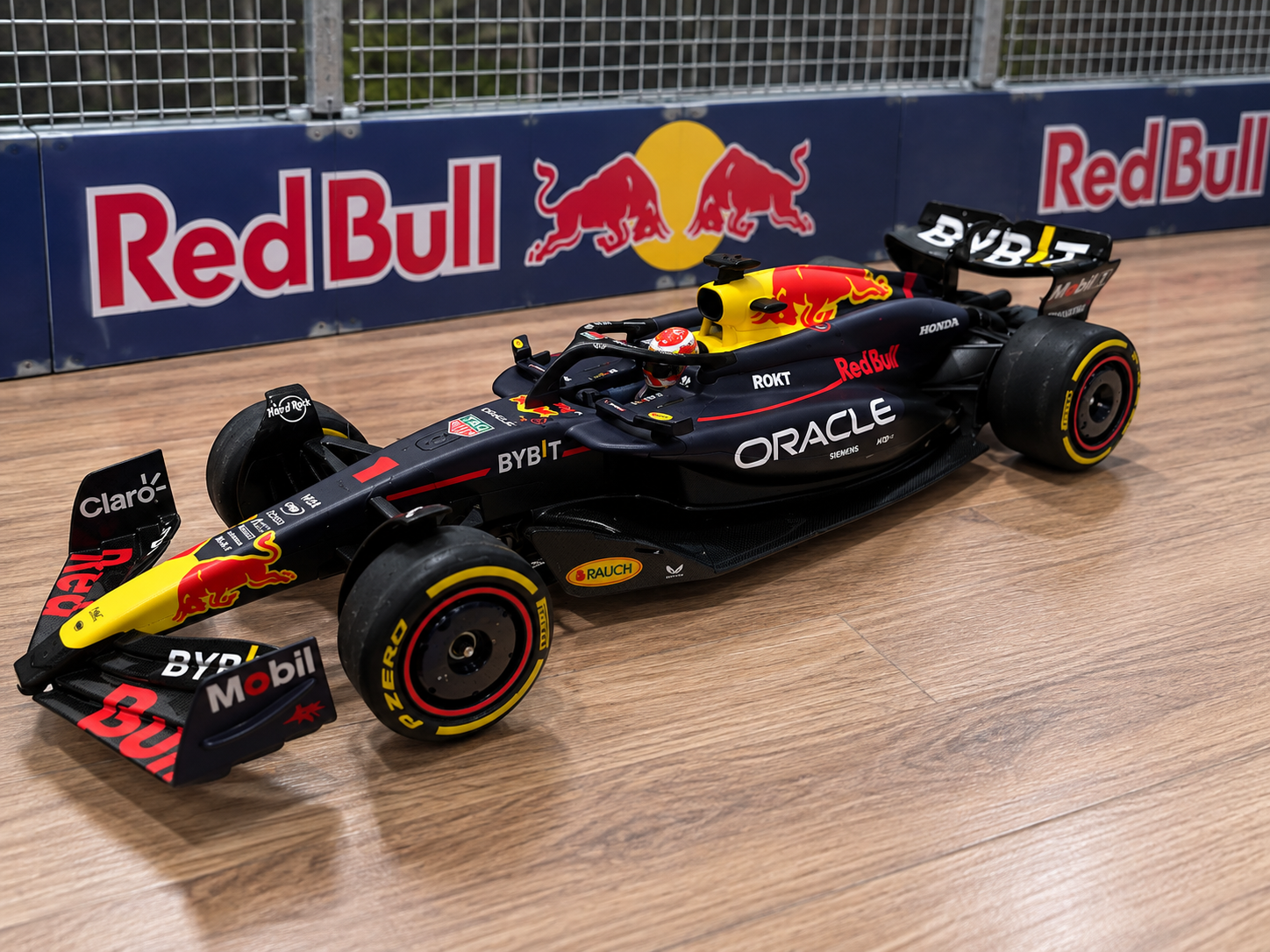 Carrera Digital 132  Formel 1 Red Bull Racing RB20 M.Verstappen Nr.1  [32046]