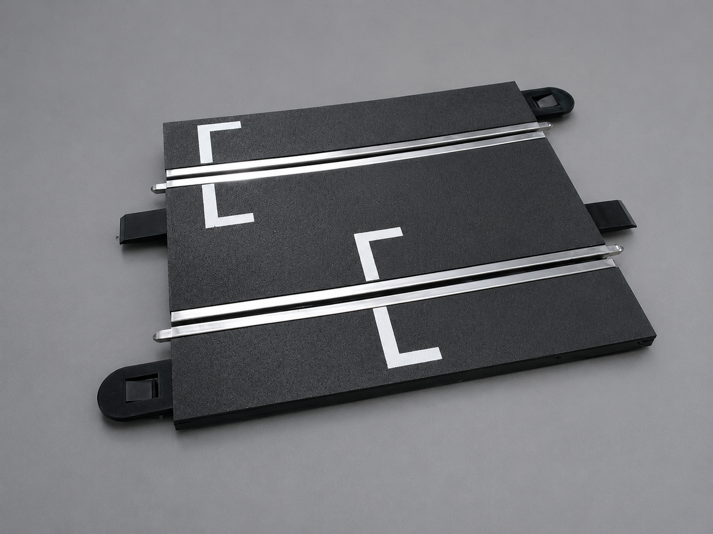 Scalextric     halbe Gerade Startaufstellung    175mm   C8207