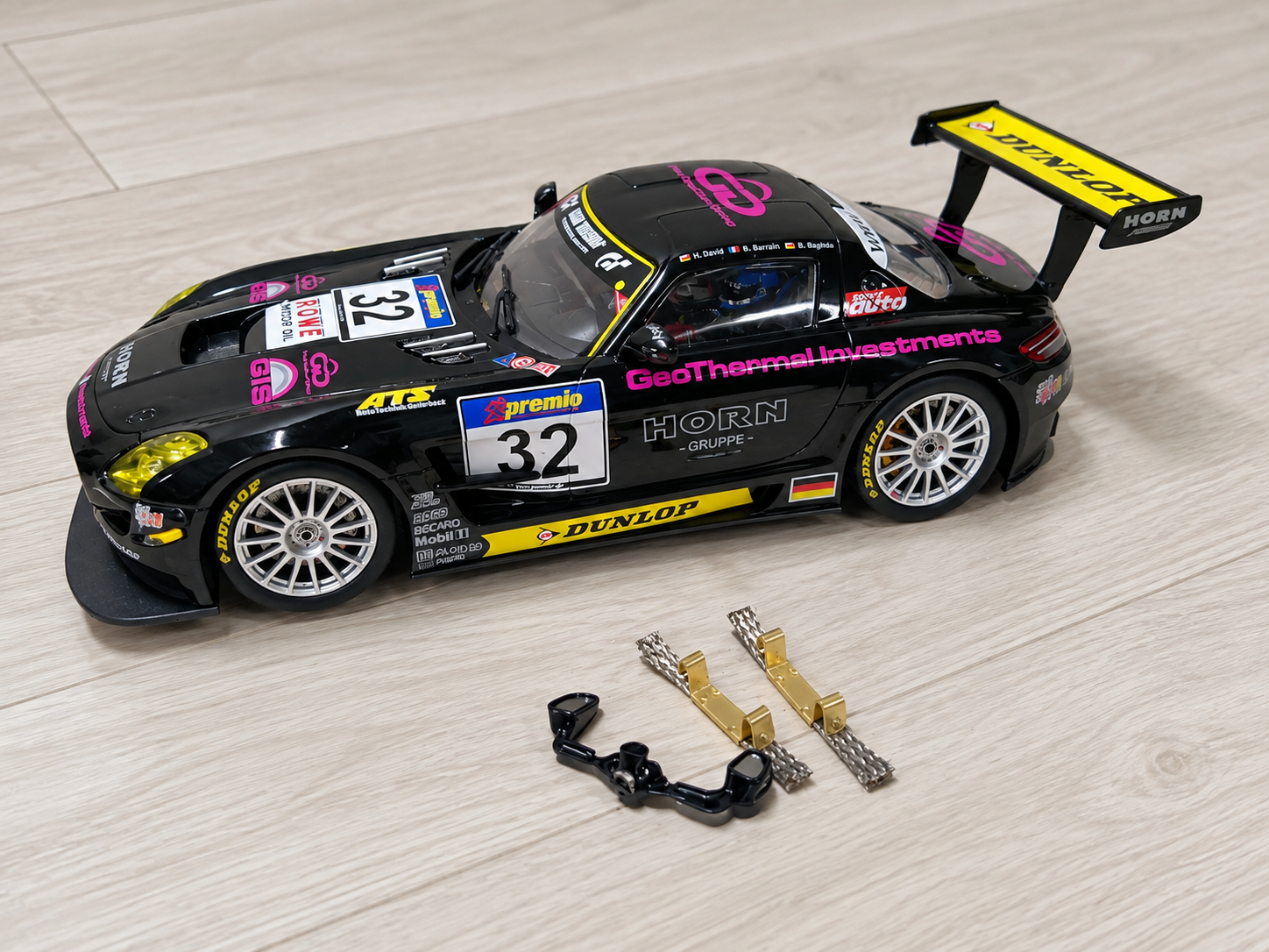 Carrera Digital 132 Mercedes-Benz SLS AMG GT3 Horn Motorsport Nr.32 [30554]
