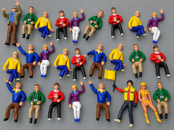 Carrera Digital 132 124 Evolution     26 Figuren (sitzend / stehend)