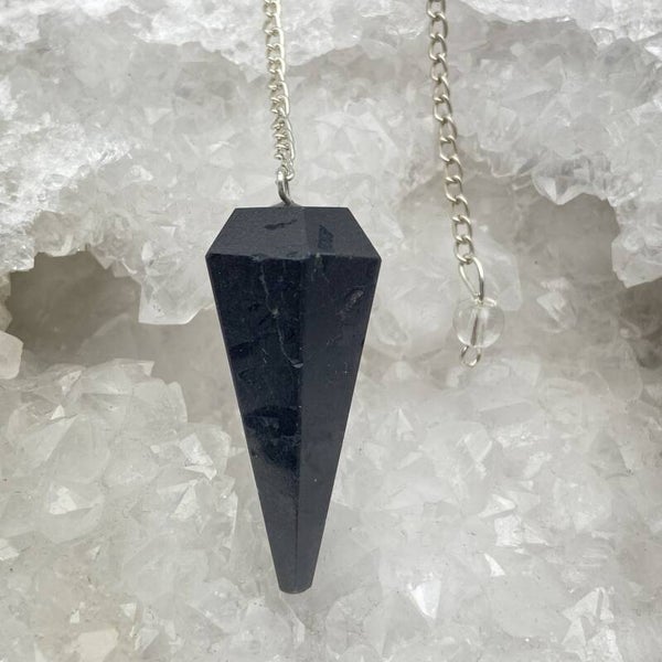 Pendule en tourmaline noir