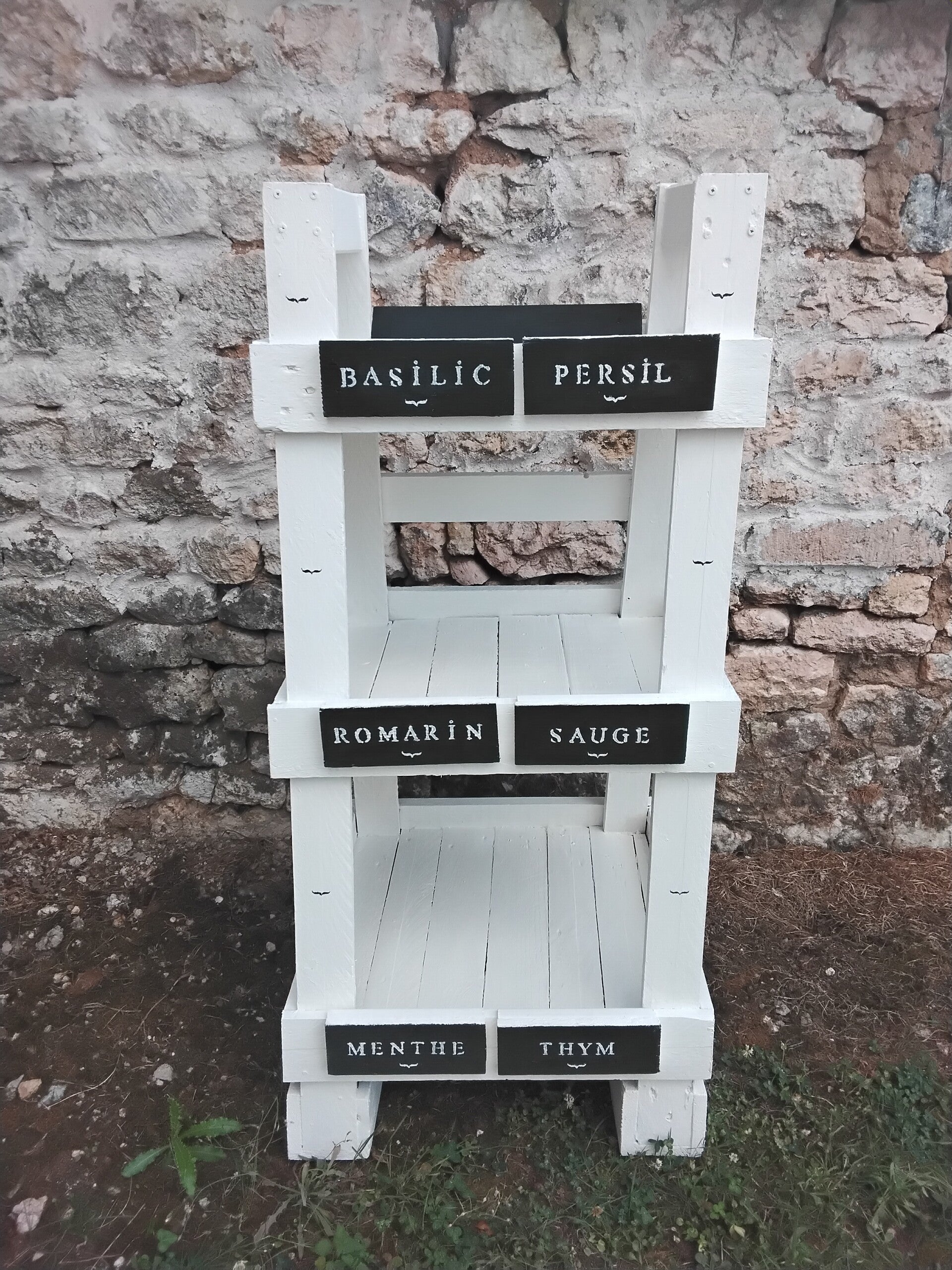 Meuble rangement pots aromatiques