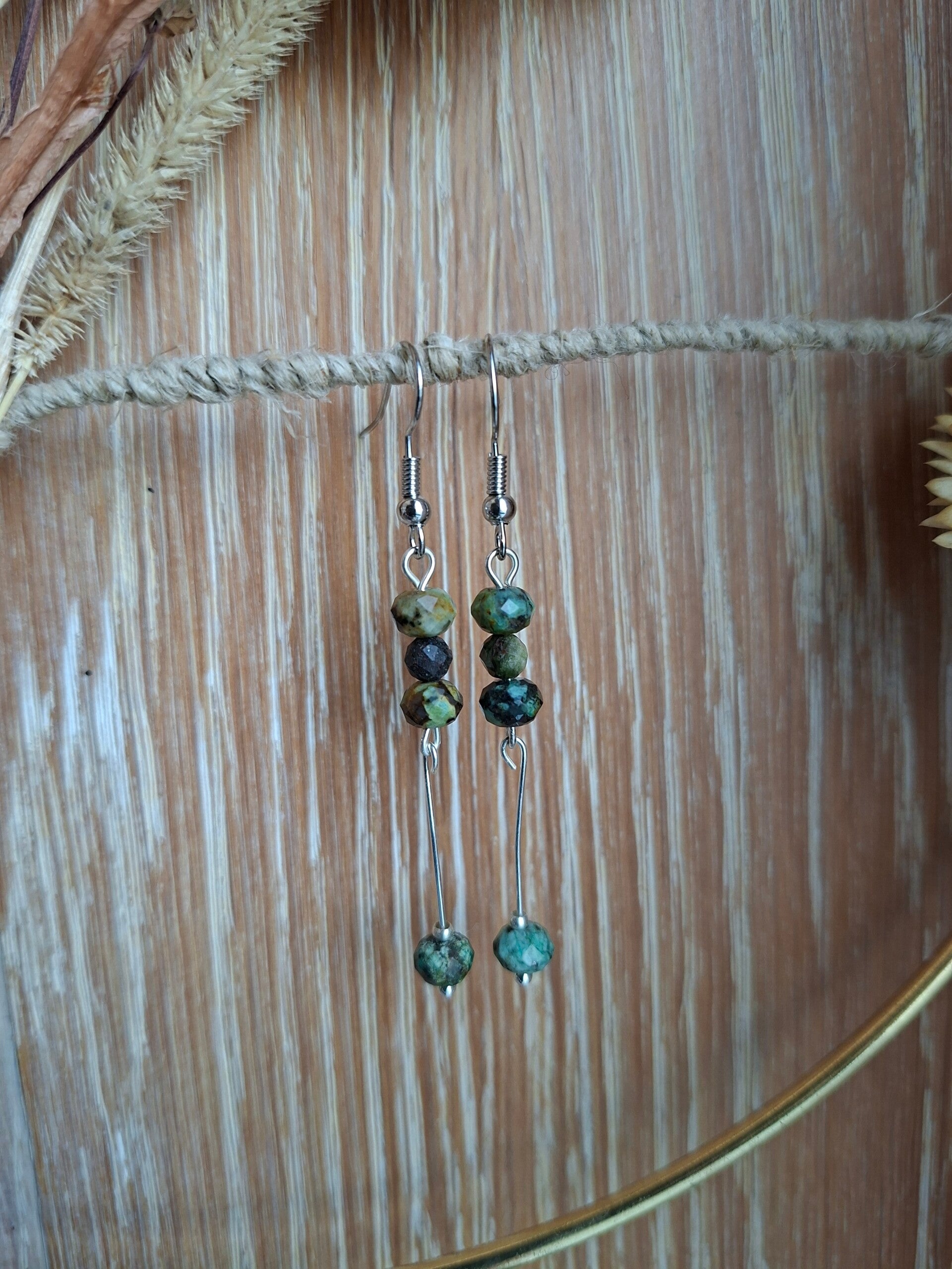 Turkoois geslepen zilverkleurige hangers