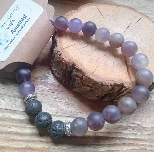 Edelsteenarmband amethist smoked met lavakralen 8mm
