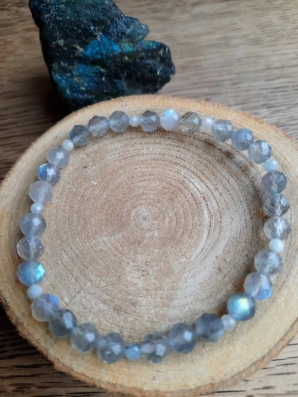 Labradoriet armband facetkraaltjes