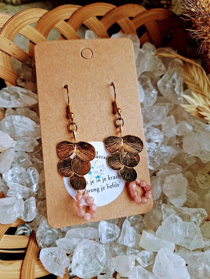 Rhodochrosiet oorhangers goudkleurig met gouden blaadjes