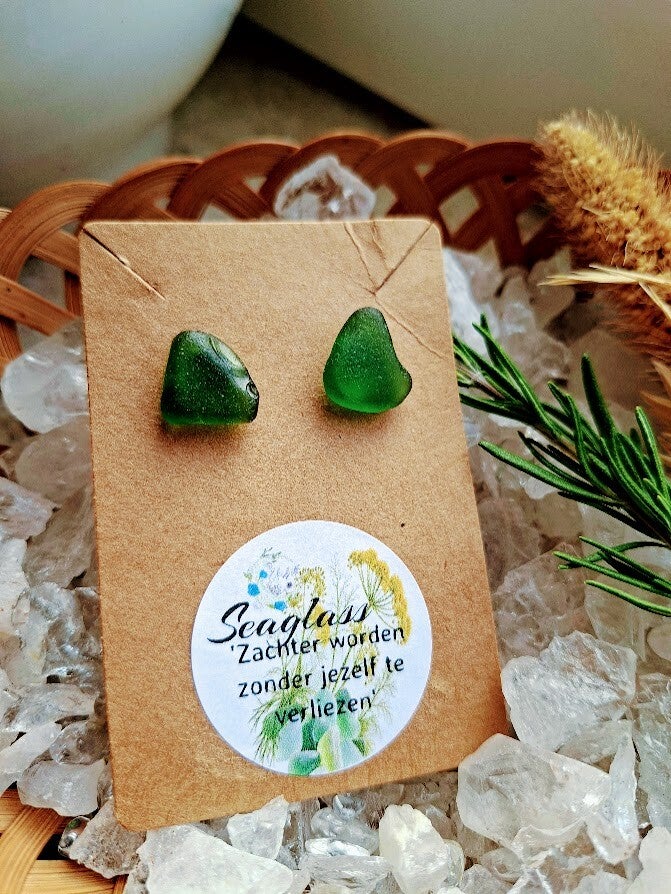 Seaglass oorstekertjes donkergroen