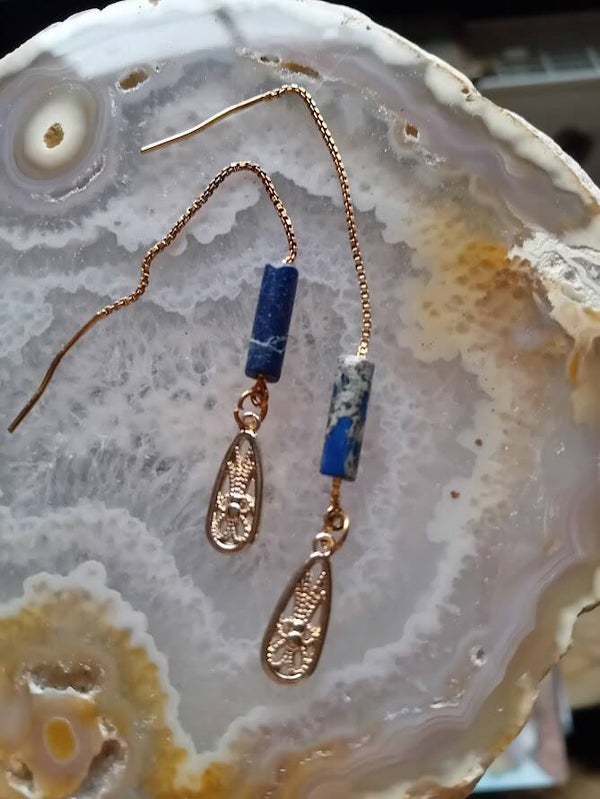 Sodaliet doorsteek oorbellen verguld goud