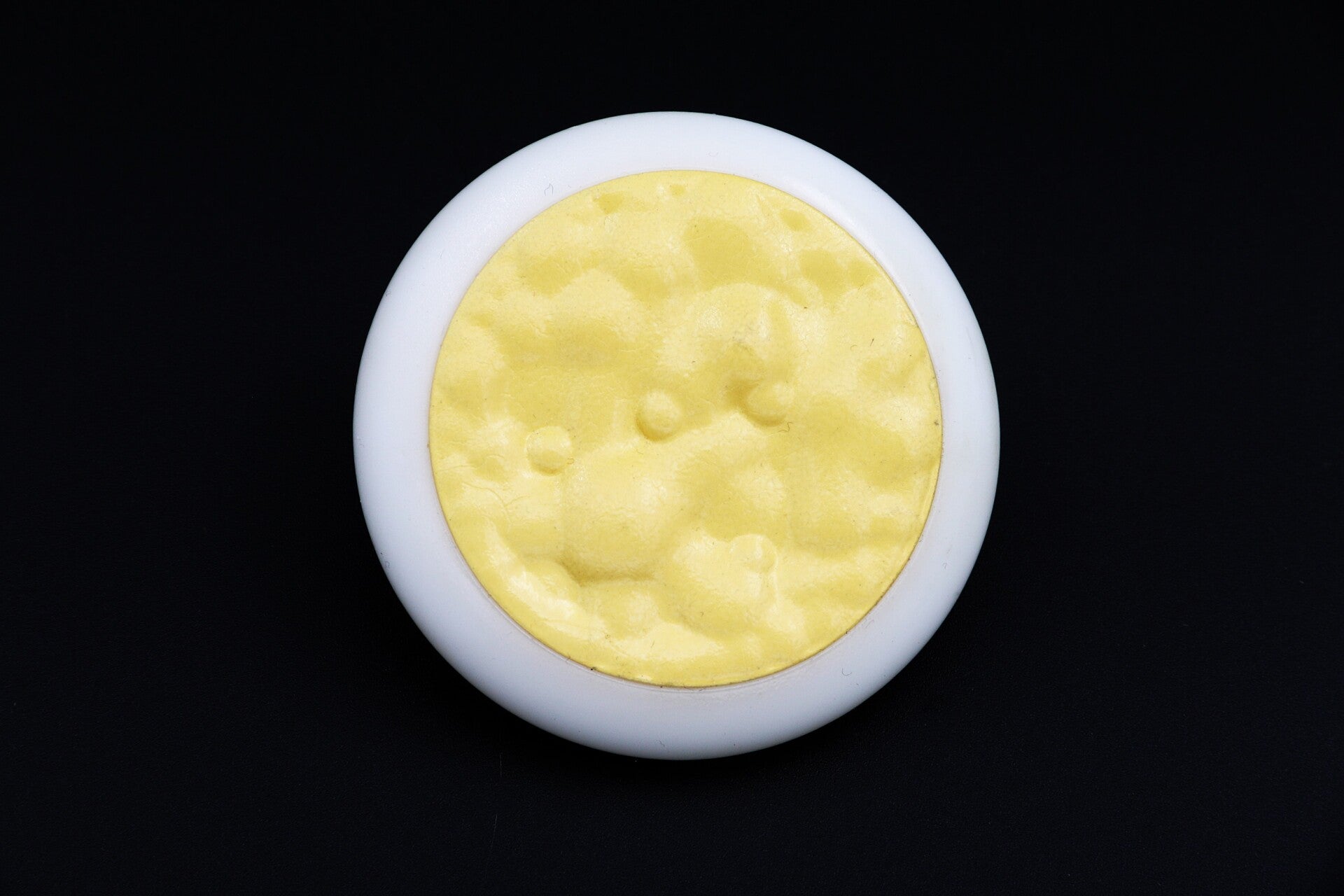 Dreaming of flying cars brooch yellow 01