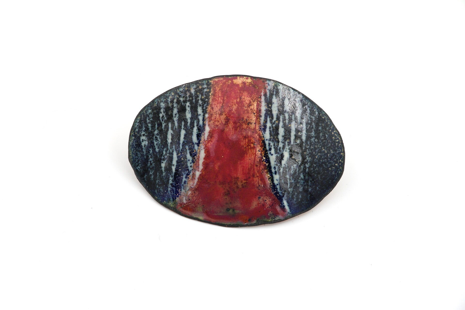 Enamelled brooch
