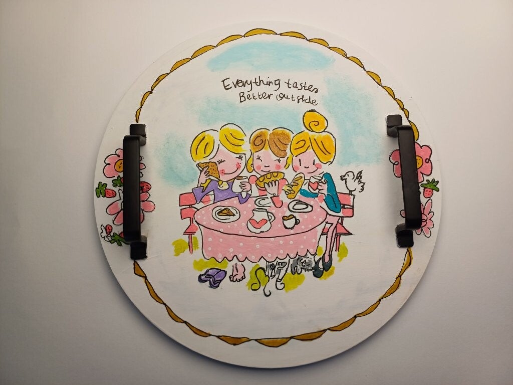 Rond dienblad met metalen grepen