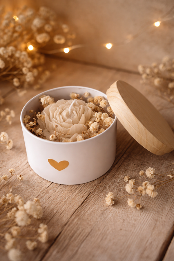 Rozenkaars in blik met deksel