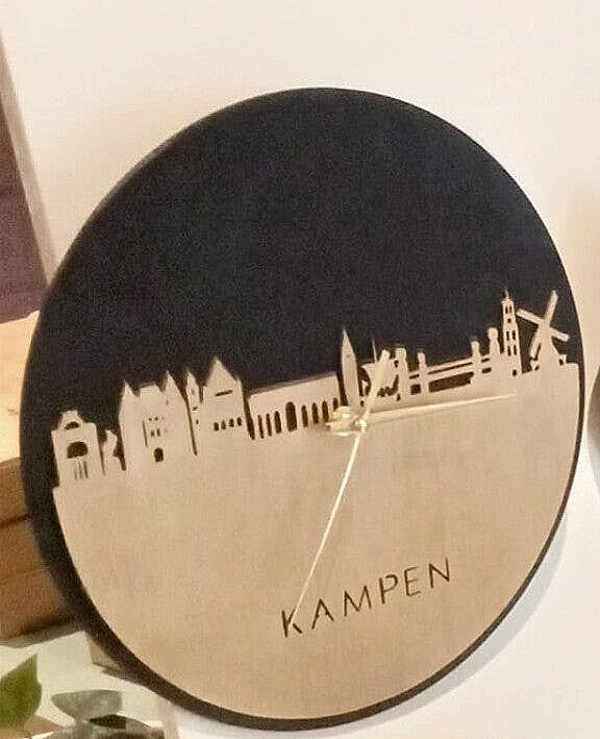 Skyline klok goudkleurig