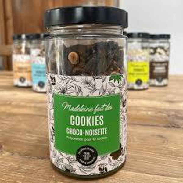 Préparation cookies choco-noisettes - Le Gang des madeleines - Vendée