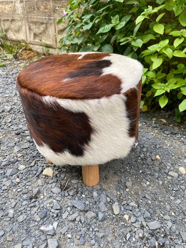 POUF EN PEAU DE VACHE NORMANDE FRANCE