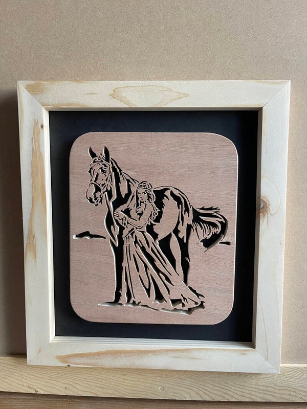 Chantournage sur bois - modèle cheval et princesse  - Réalisé par Loulou