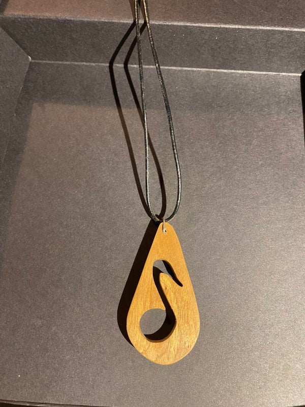 Collier en bois -  fait main - artisanat - Loulou
