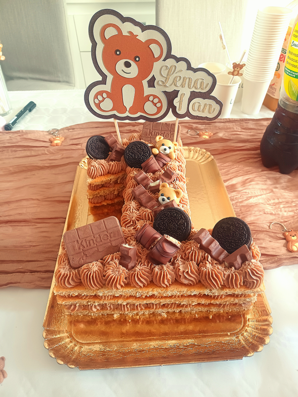 Cake topper