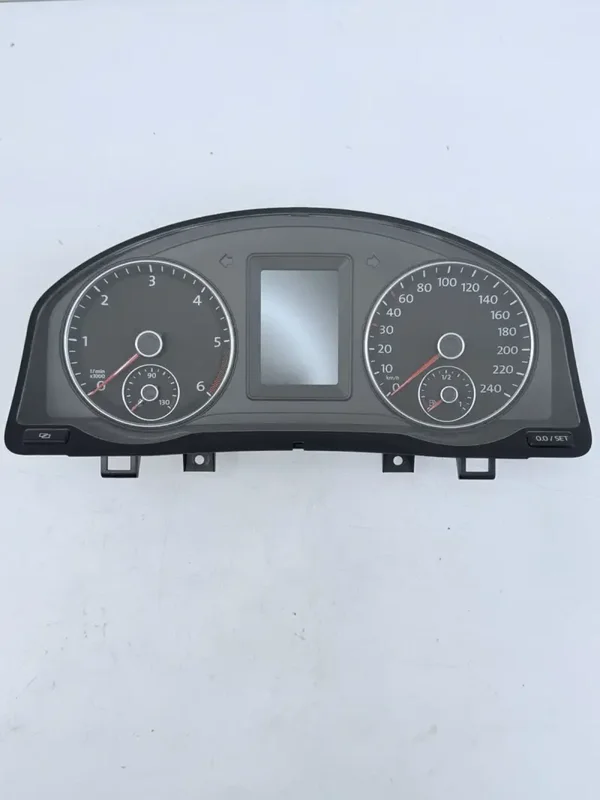COMPTEUR DE VITESSE VOLKSWAGEN GOLF VI– réf 5M0920870C – OCCASION