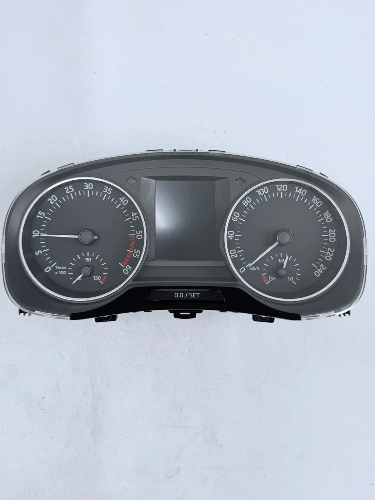 COMPTEUR DE VITESSE SKODA RAPID – réf 5JA920741A – OCCASION
