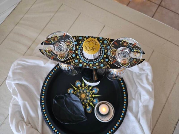 Dienblad met fles , glazenhouder + champagne glazen
