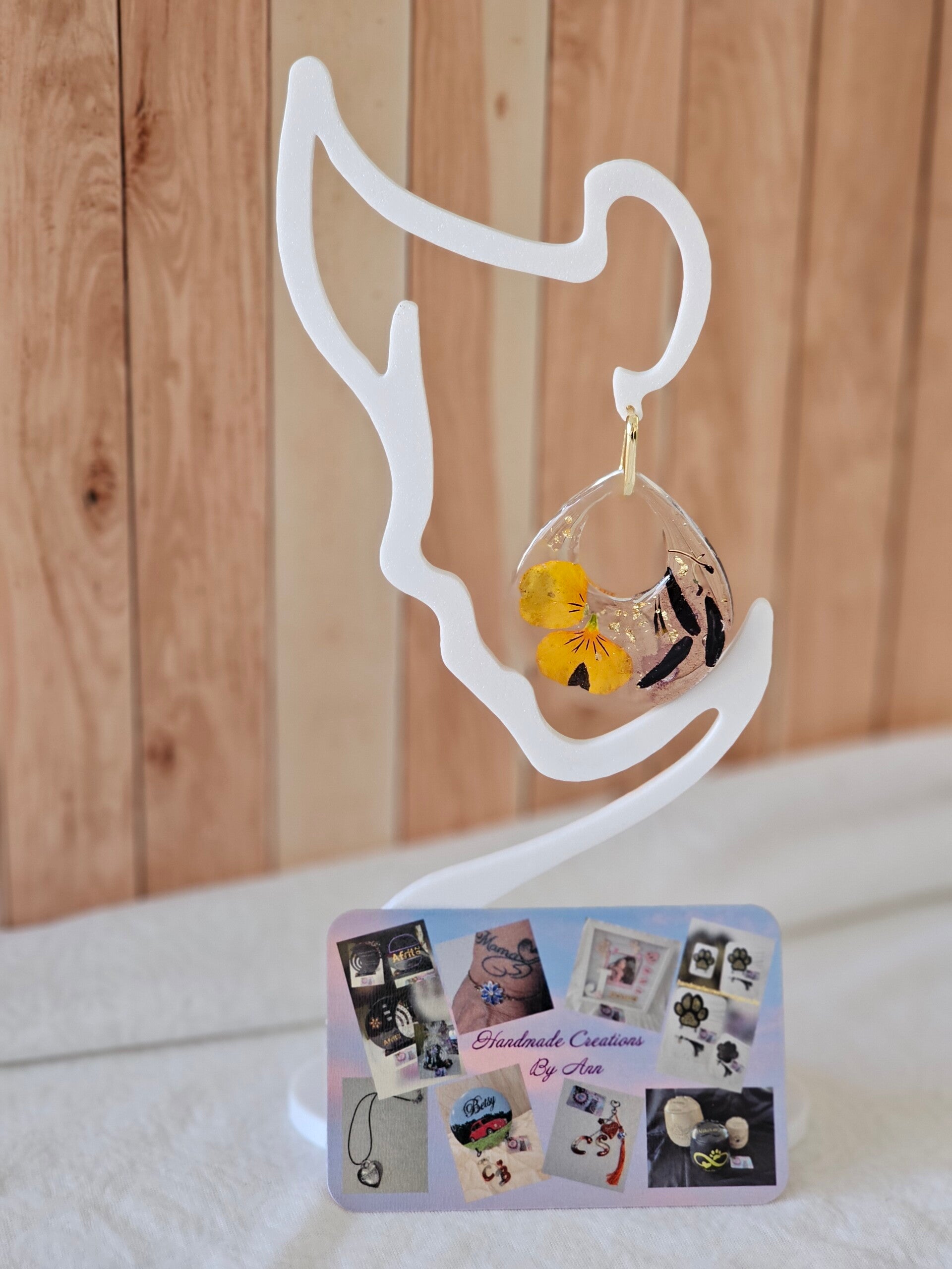 Uniek setje oorbellen in UV Resin .