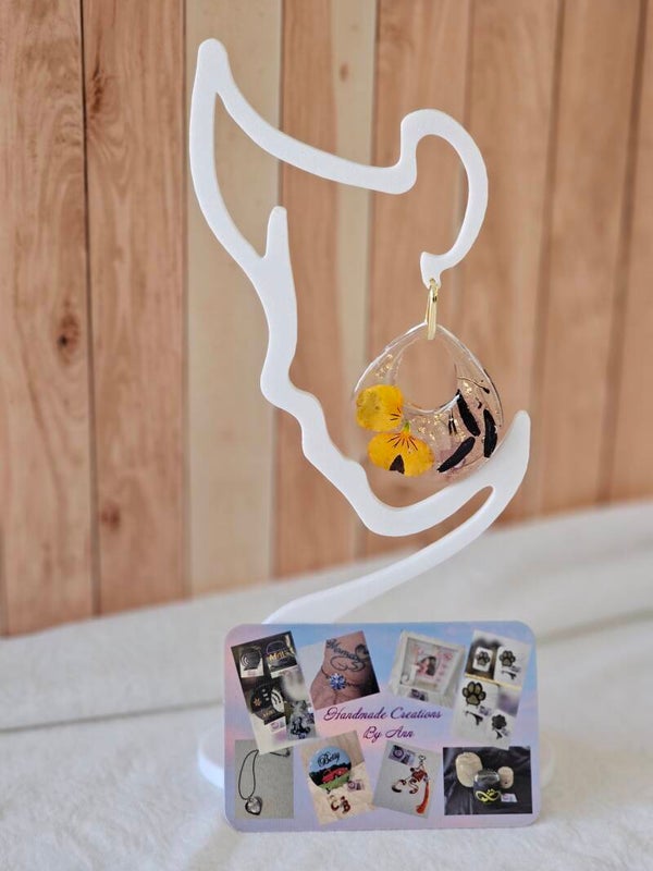 Uniek setje oorbellen in UV Resin .