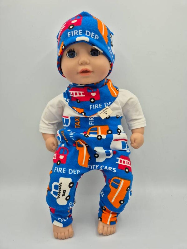 Handgefertigtes Puppenoutfit 4-teilig 36–38 cm – Shirt, Hose, Mütze & Halstuch, Feuerwehr- und Krankenwagen-Motiv