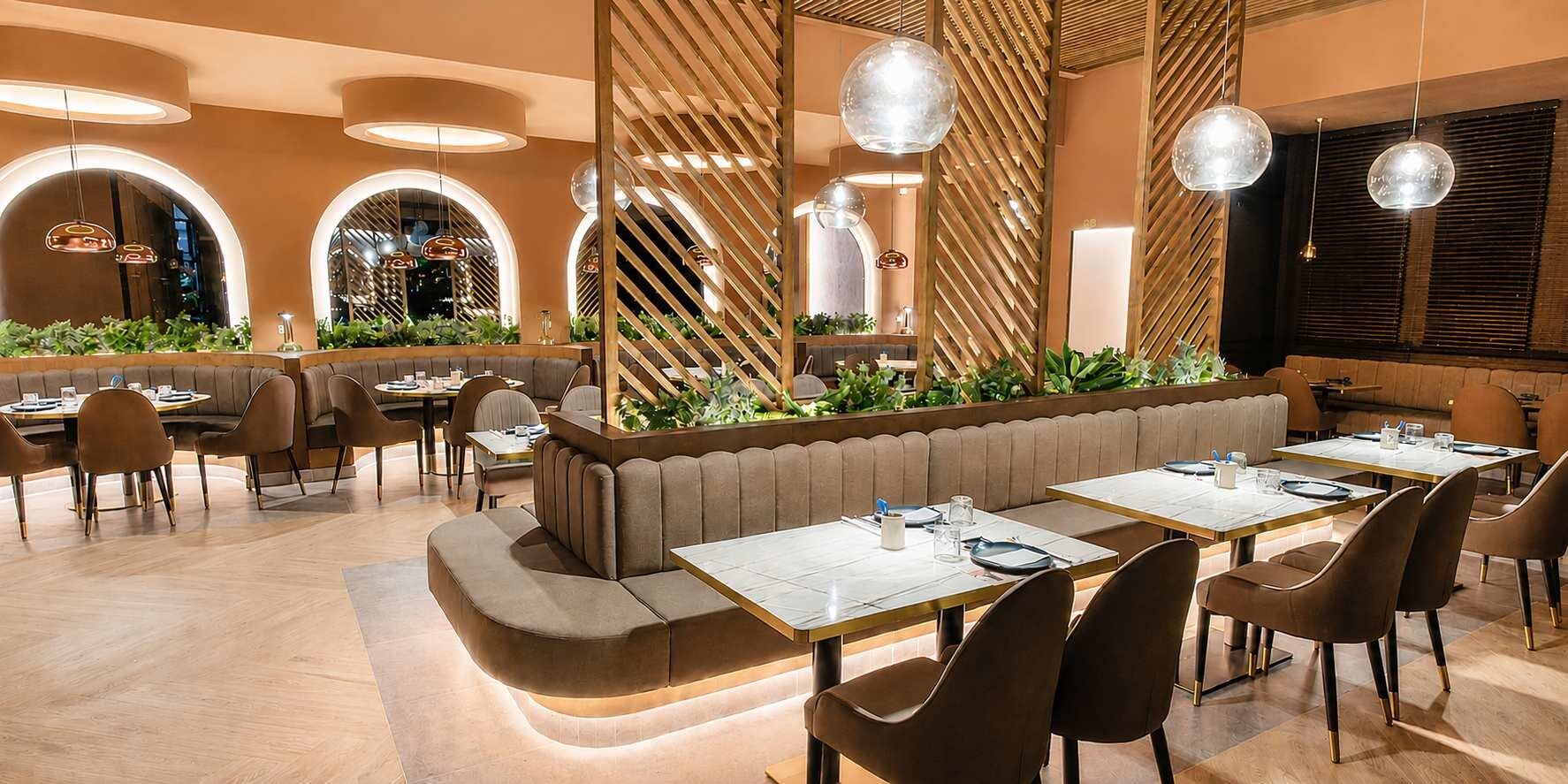 Sillones a medida para restaurante - Instalaciones de carpintería y tapicería para proyectos arquitectónicos y para interioristas
