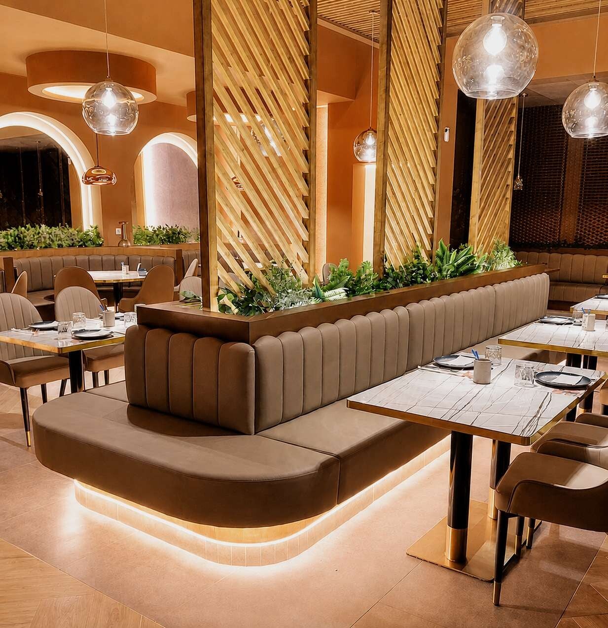 Muebles tapizados a medida para restaurante